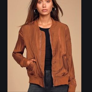 🆕 Lulus Light weight bomber ✨